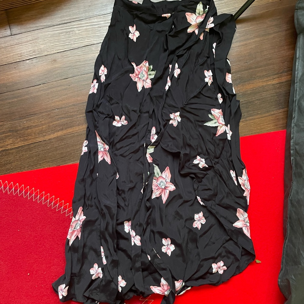 Reformation Wrap Skirt Size XS Pink Flowers